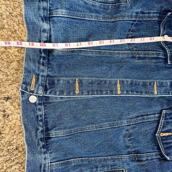 Bill Bass Medium Vintage Jean Jacket. Button down, long sleeves adjustable waist - Picture 9 of 12